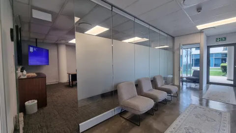 Oxford & Glenhove - 114 & 116 Oxford & Glenhove, Rosebank - Infinox unit to to let (8)